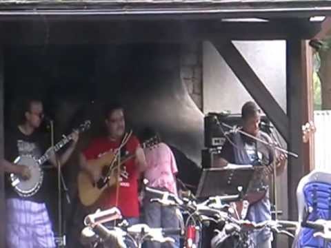 My dva a band na Mítkově - Kříž z plastiku