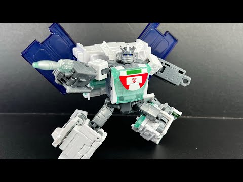 Do We Really Need This ?! Transformers LEGACY United Origins Wheeljack Chefatron Review
