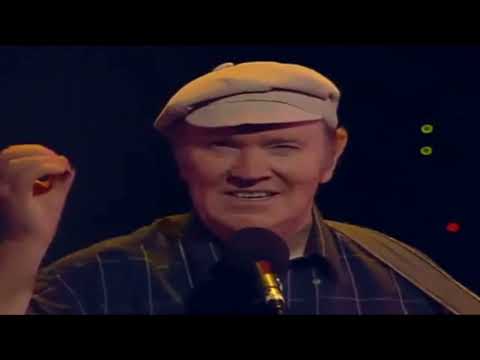 Liam Clancy w Bob Dylan intro   -   Restless Farewell  (2005)