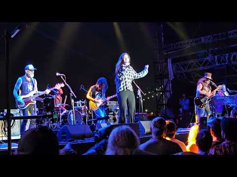 Slash and Dorothy Key to the Highway