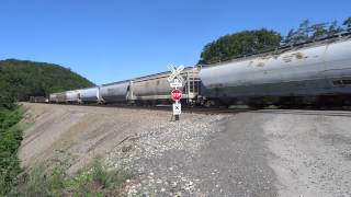 preview picture of video 'CSX Q302-13 gliding by Moss Run, VA - 6-14-2014'