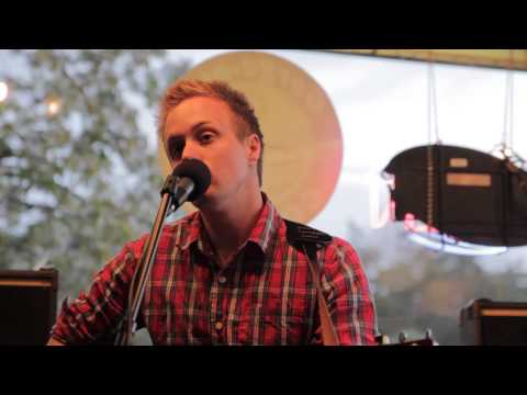 Riley Smith at Gorge-ous Coffee: Wide Awake