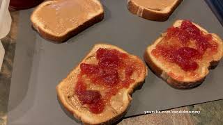 School Lunches & How I Make the Favorite PB&J's