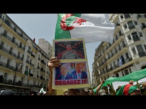 الجزائريون يواصلون التظاهر للجمعة 21 على التوالي تأكيدا على مطلب "مدنية الدولة"