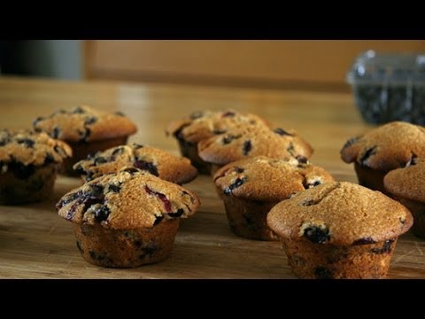 download lagu mp3 mp4 Gwyneth Paltrow Blueberry Muffins, download lagu Gwyneth Paltrow Blueberry Muffins gratis, unduh video klip Gwyneth Paltrow Blueberry Muffins