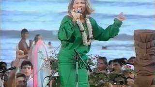 Belinda Carlisle &amp; The Beach Boys - Wouldn&#39;t It Be Nice + Band of Gold (Live &#39;86)