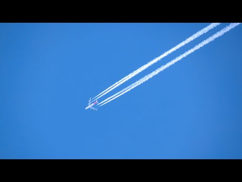 Why planes leave trails in the sky? MF-1