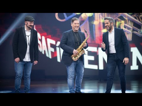 Carlos Latre imita a Santiago Segura delante de él: “Amiguete te tenía bastantes ganas” - El Desafío