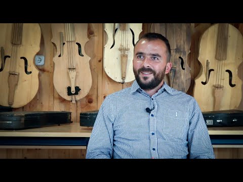 A Kárpát-haza Őrei - Vaszi Levente népdalénekes, tanár - Kóstelek