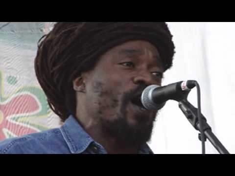 Negus Nagast Feat Mykal Rose {Politrickal Game}