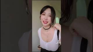 脱いじゃう❤️ Korean beautiful #shorts  #fashion #fyp