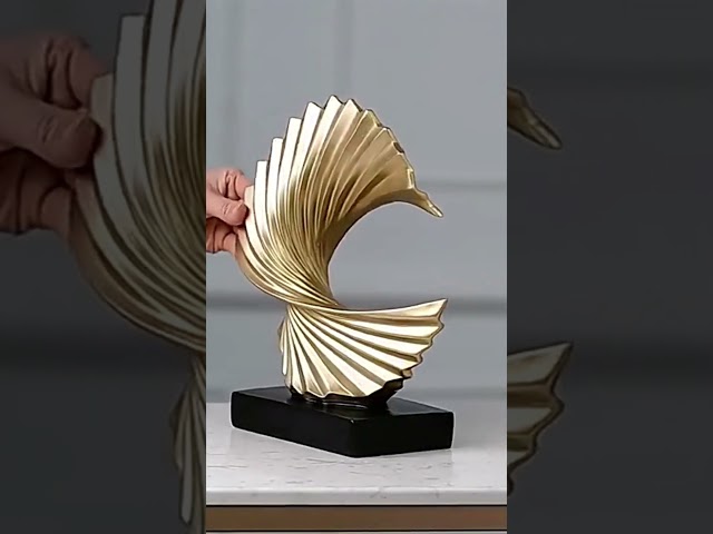 Vídeo relacionado con DECHOUS Estatua de Resina Decorativa de Mujer Leyendo, Figura Coleccionable para Escritorio, Pequeña Escultura para Decoración del Hogar, Adorno Artístico para Sala y Oficina