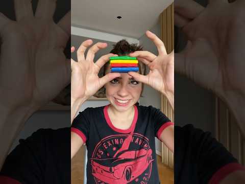 la compañera que tenía plastilina