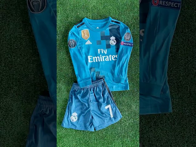 Vídeo relacionado con Real Madrid Chicos CF Pijamas Corto de Algodón Fútbol PJs para Niños (6-7 Años)