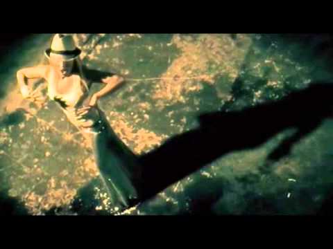 Demet Akalin   Dans Et