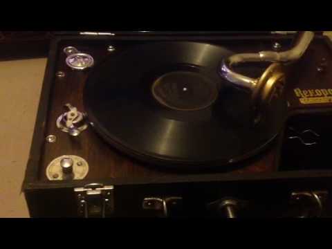 Hard to get Gertie -foxtrot-Roaring 20s -Vocal-Irving Aaronson-78 rpm record