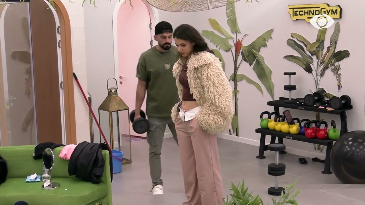 Kur kam qenë e vogël isha mbi peshë/ Rizarta bisedon me Rozanën