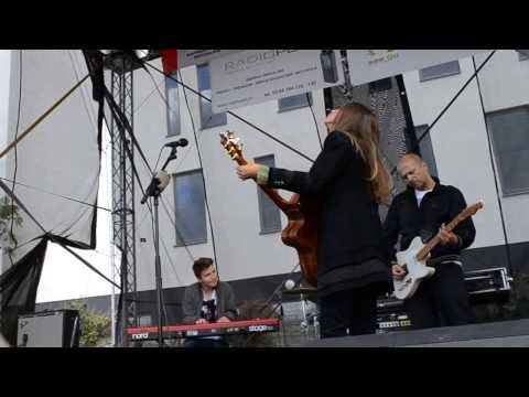 zuzka smatanová -pocestný