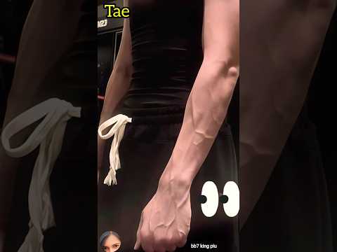 Tet & JK hand veins 🥵is so hot 🔥#bts #btsshorts #viralvideo #moments #taekook #btsarmy #shortvideo