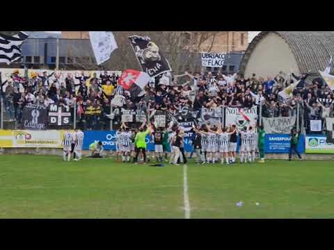  serie D. Il Siena vince 3-0 contro il Baldaccio Bruni e i tifosi bianconeri festeggiano
