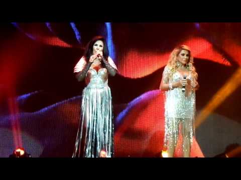 Dulce La Cantante y María Conchita cantando Hazme sentir