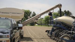 Unverferth Seed Runner® 55-Series Seed Tender Features