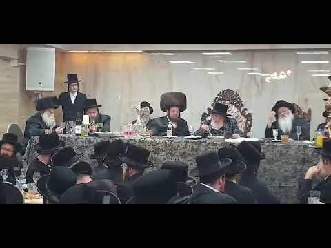 Viznitz Rebbe At His Attendent's Sheva Brochos - Elul 5783