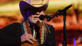 Willie Nelson - Angel Flying Too Close to the Ground (Live at Farm Aid 2021)