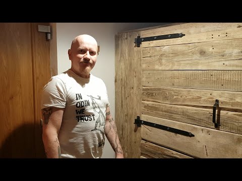 How I made a Recycled Wood Wardrobe - tania szafa z drewna szalunkowego