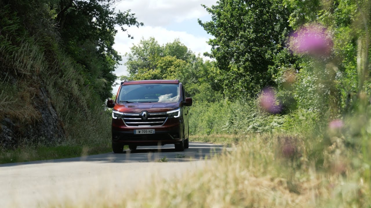 Nouveau Renault Trafic SpaceNomad : le soleil est à toi(t) | Renault Group facade placeholder