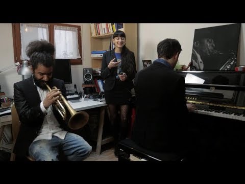 CALOE'S LIVING ROOM - Cheek to cheek