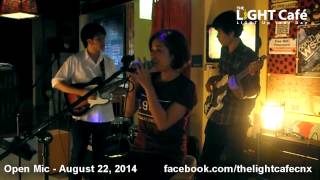คิดมาก - Palmy Cover by ฝน วารุณี at THE LIGHT Café