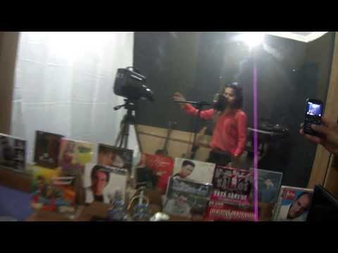 Luana Magalhães e Castilho Talismã em estúdio - Deus / HD