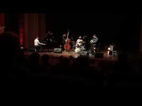 Jonathan Kreisberg Quartet - "You And The Night And The Music"﻿