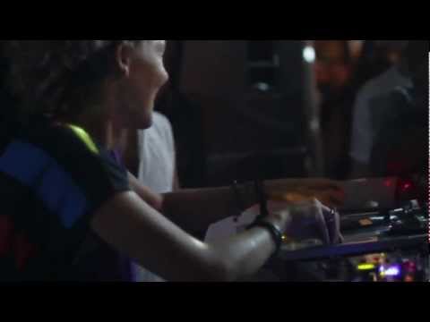 tINI - tINI & The Gang - BPM 2013 - WAY OF ACTING