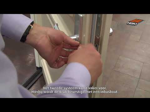 Verwijderen van de deurkrukken