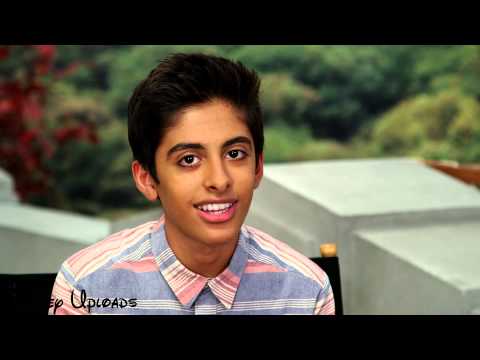 Jessie Season 4 (Featurette)