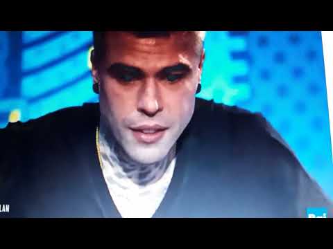 Fedez in un'intervista: "E' come aver fatto fellatio a Satana". Un vago dubbio, è Satanista?