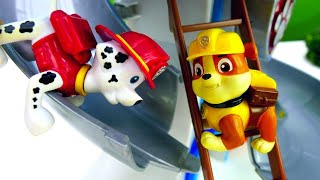 Spielzeugvideo für Kinder - Einsatz für die Paw Patrol - Marshall braucht Hilfe