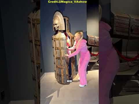 😱 È stata beccata a rubare! Come farà ora a salvarsi la vita? 🤯#shortvideo