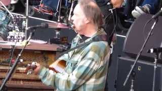 Neil Young - I Am A Child - Bridge School (October 25, 2014)