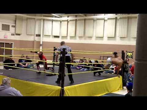 Brandino Davis vs Frankie Flash