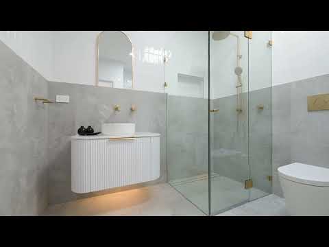 103 Renton Avenue, Moorebank, NSW 2170, 5 phòng ngủ, 3 phòng tắm, House