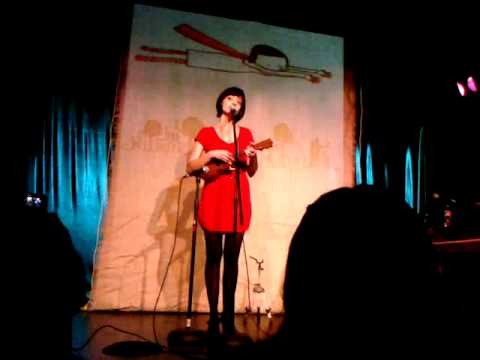 Kate Micucci - Superhero (live)