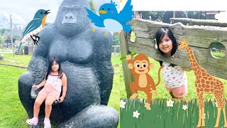 Perla goes to the ZOO | Dad Feeds the Animals 🦒🦆🐒🦙🐫