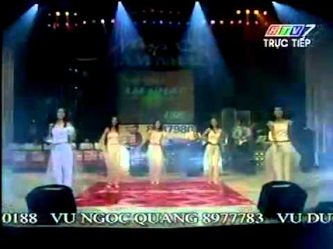 Thể hiện bởi Nhóm Mây Trắng