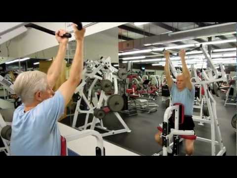 2012-01-01 Morris works his shoulders.MOV