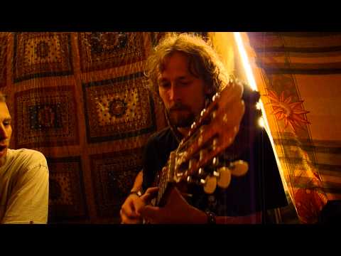 Minikoncert v čajovni Amana na POKE feste 1/4