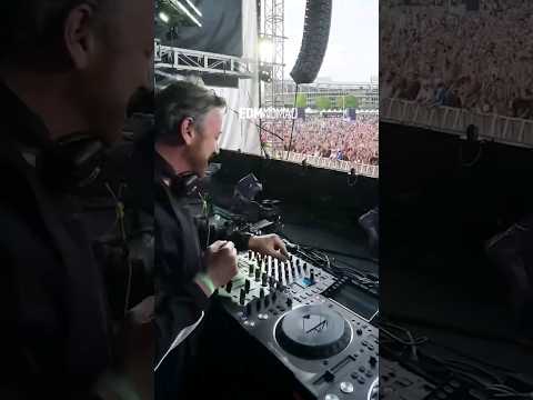 Benny Benassi playing 'Satisfaction' in USA