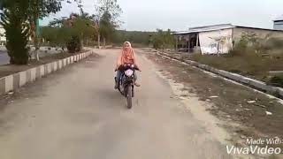 Download lagu Cewek cantik naik vijar mp3 Download lagu Cewek cantik naik vijar mp3